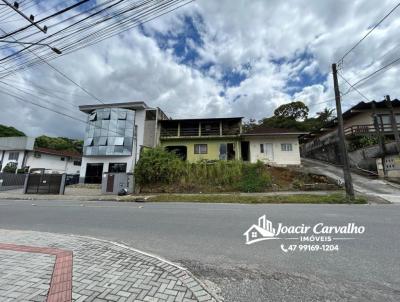Sobrado para Venda, em Joinville, bairro Floresta